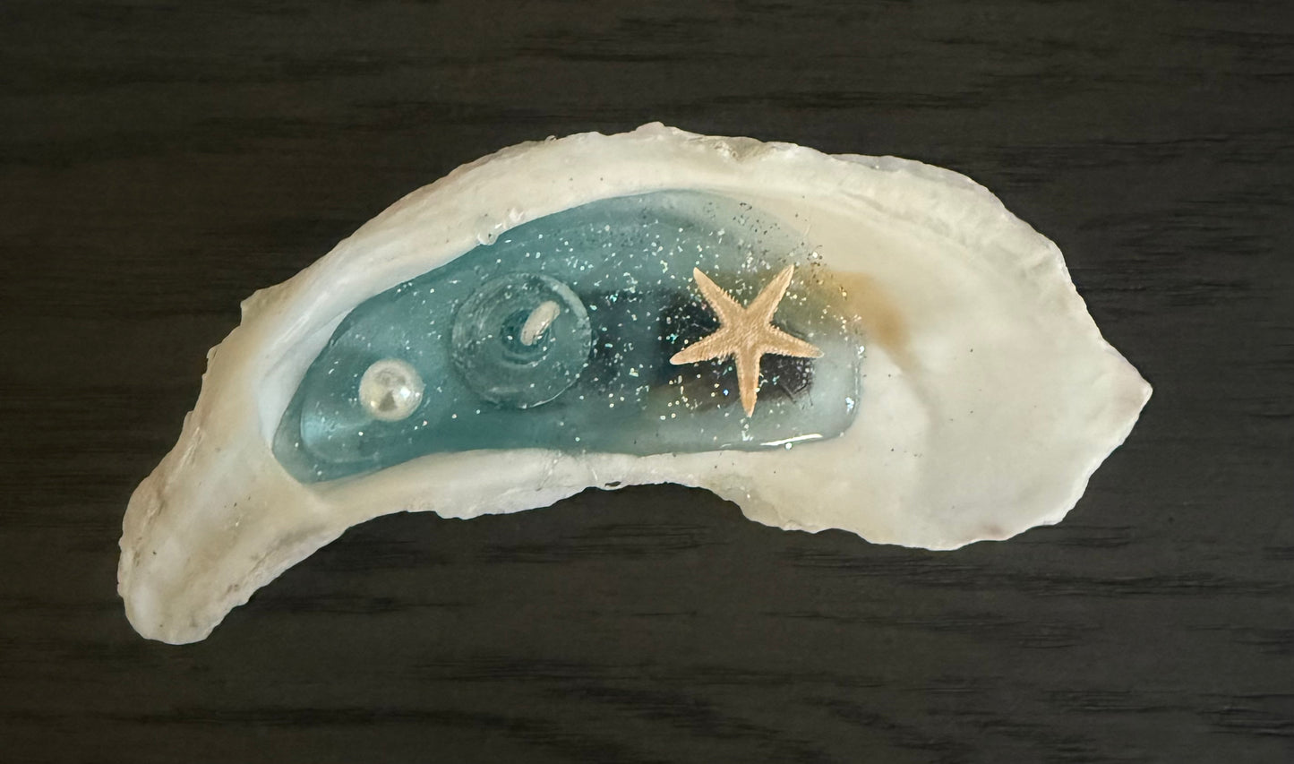 Ocean breeze oyster shell candle