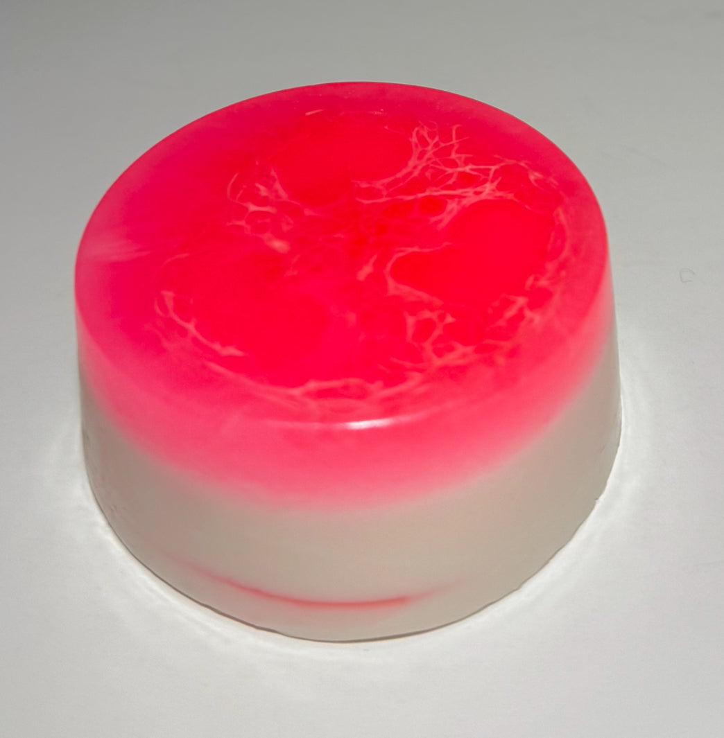 Strawberry & champagne goat milk loofah soap